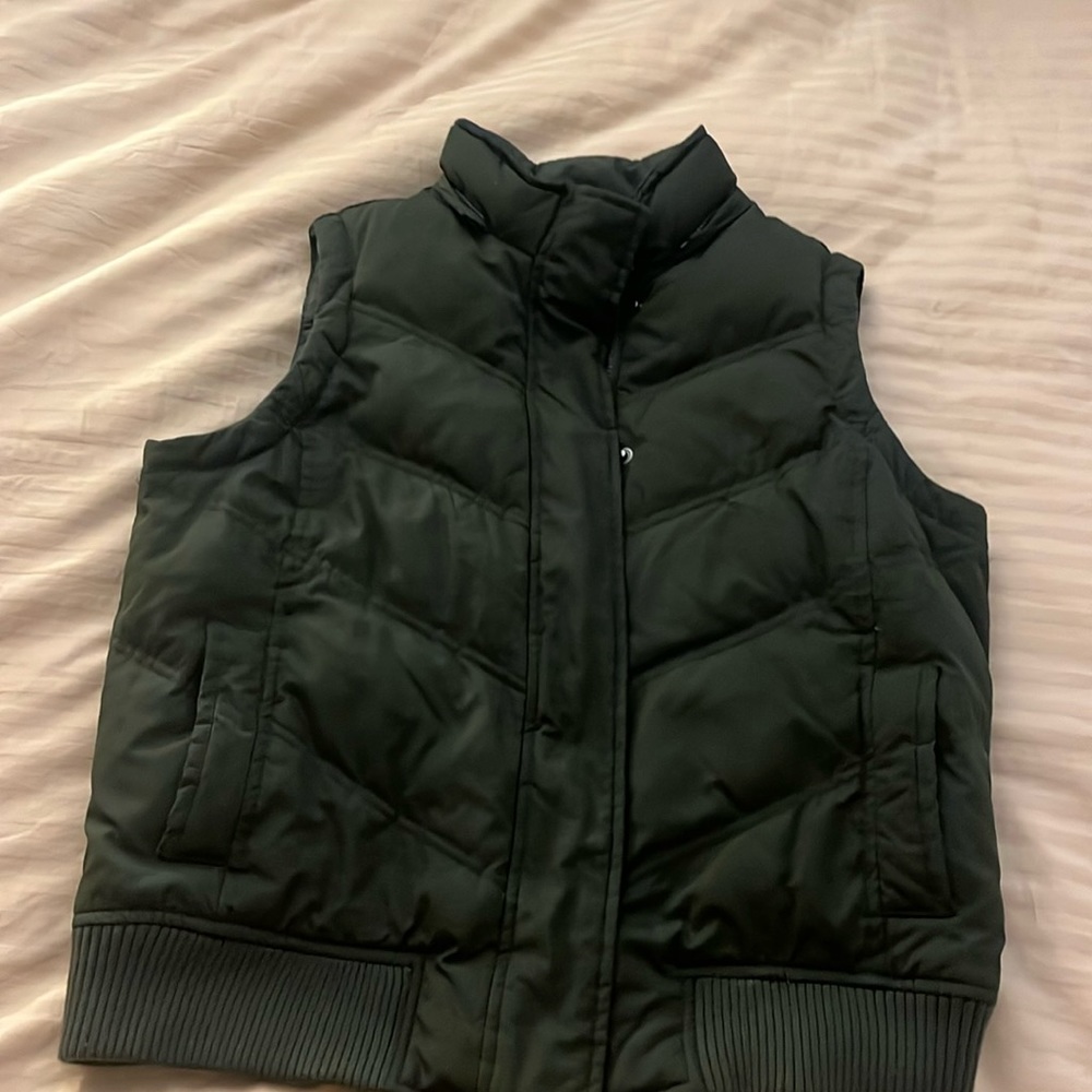 Gap Vest Puffy and warm